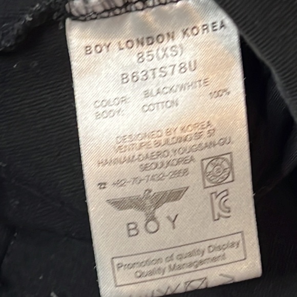 Boy London heavy weight t-shirt w/ hologram brand on the hem. - Picture 4 of 5
